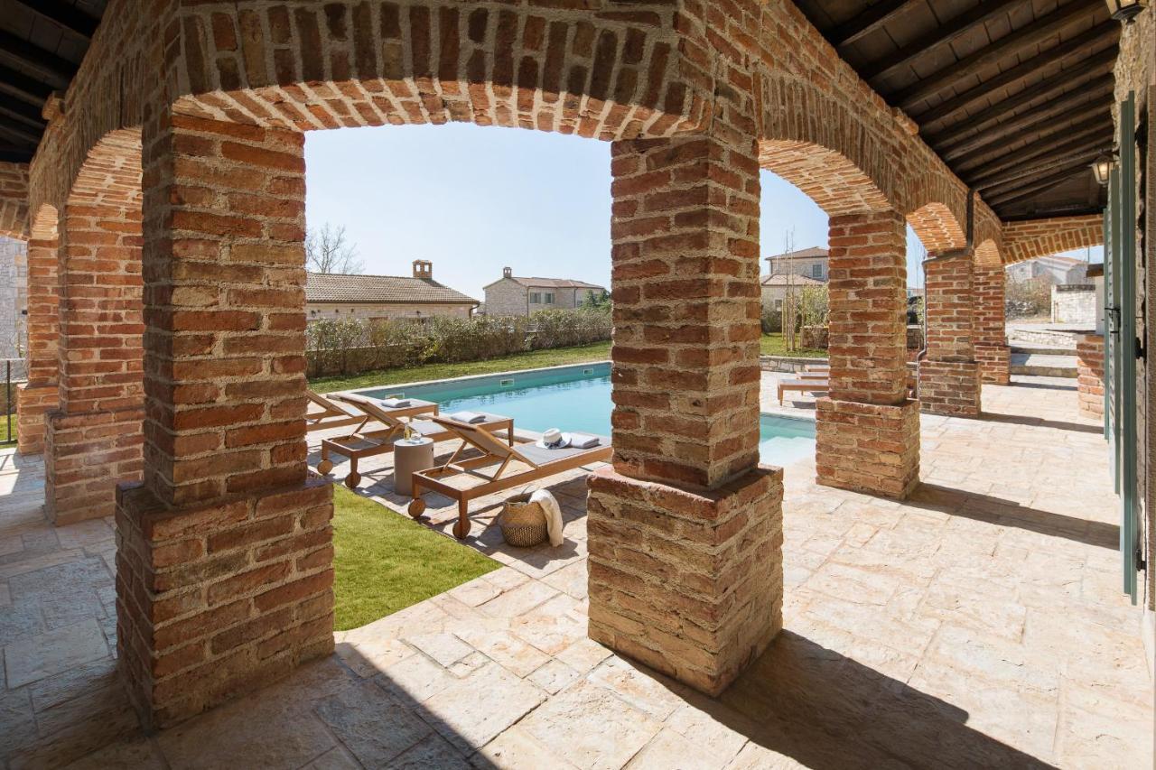 Villas Sv. Lovrec By Istarski Dvori Sveti Lovreč Pazenatički Eksteriør billede