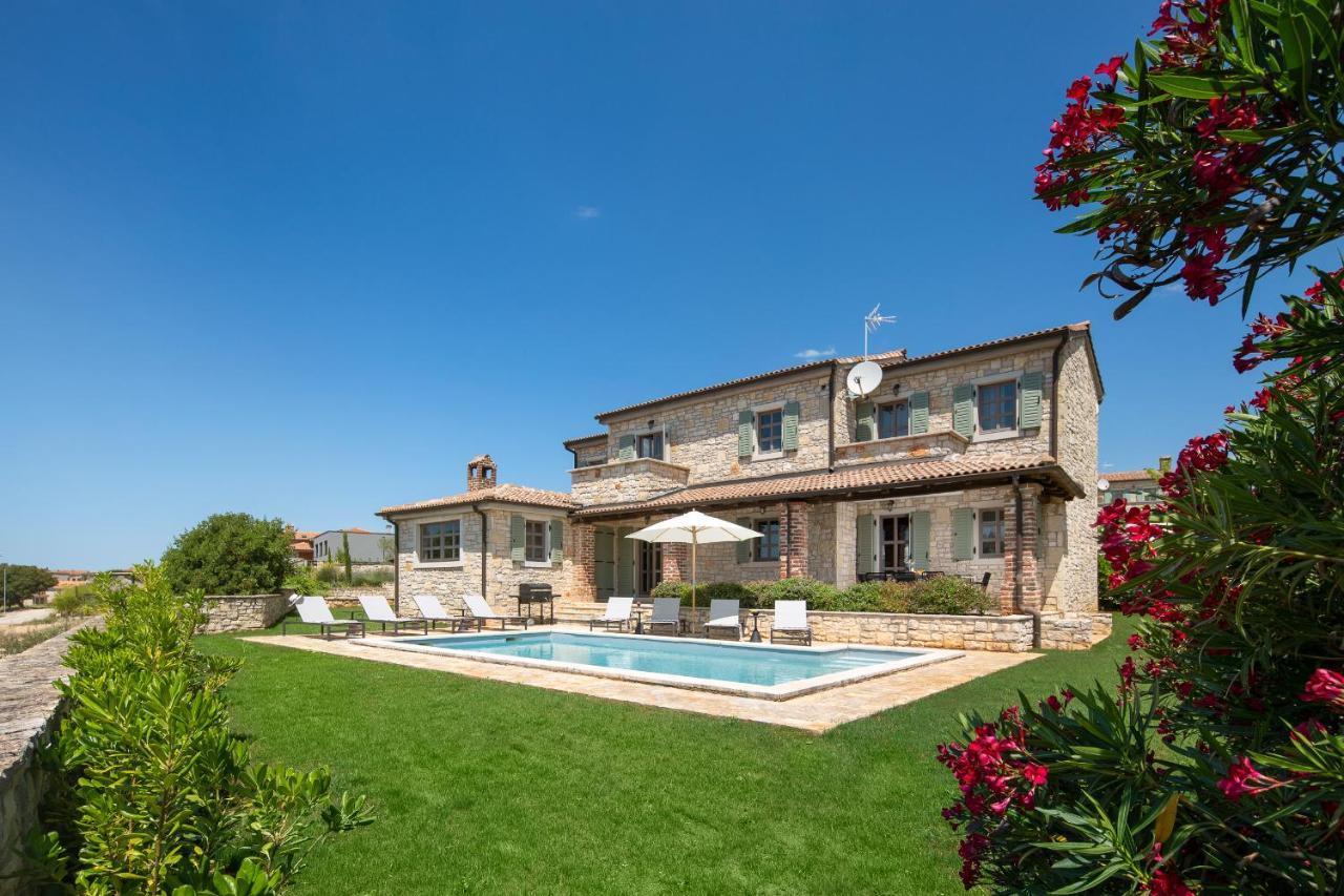 Villas Sv. Lovrec By Istarski Dvori Sveti Lovreč Pazenatički Eksteriør billede