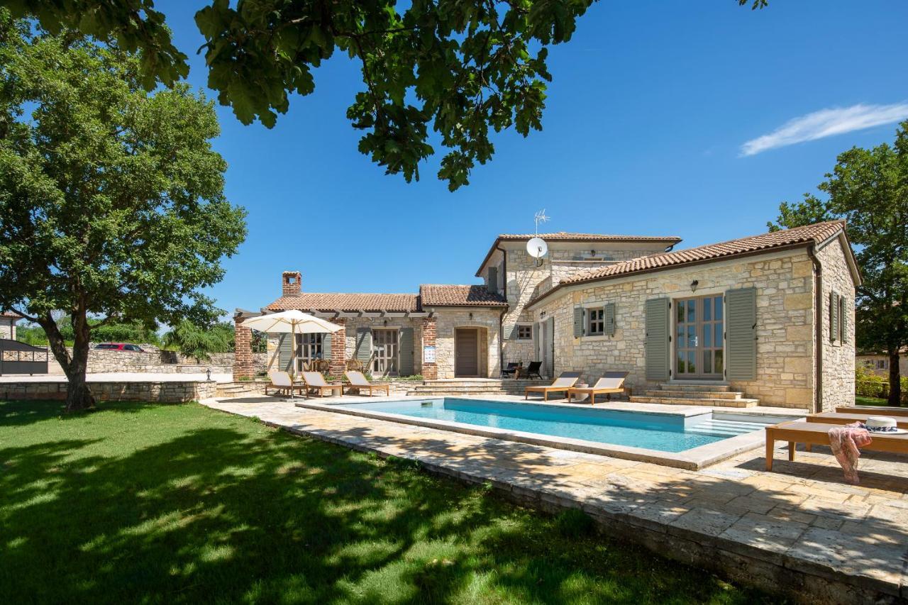Villas Sv. Lovrec By Istarski Dvori Sveti Lovreč Pazenatički Eksteriør billede