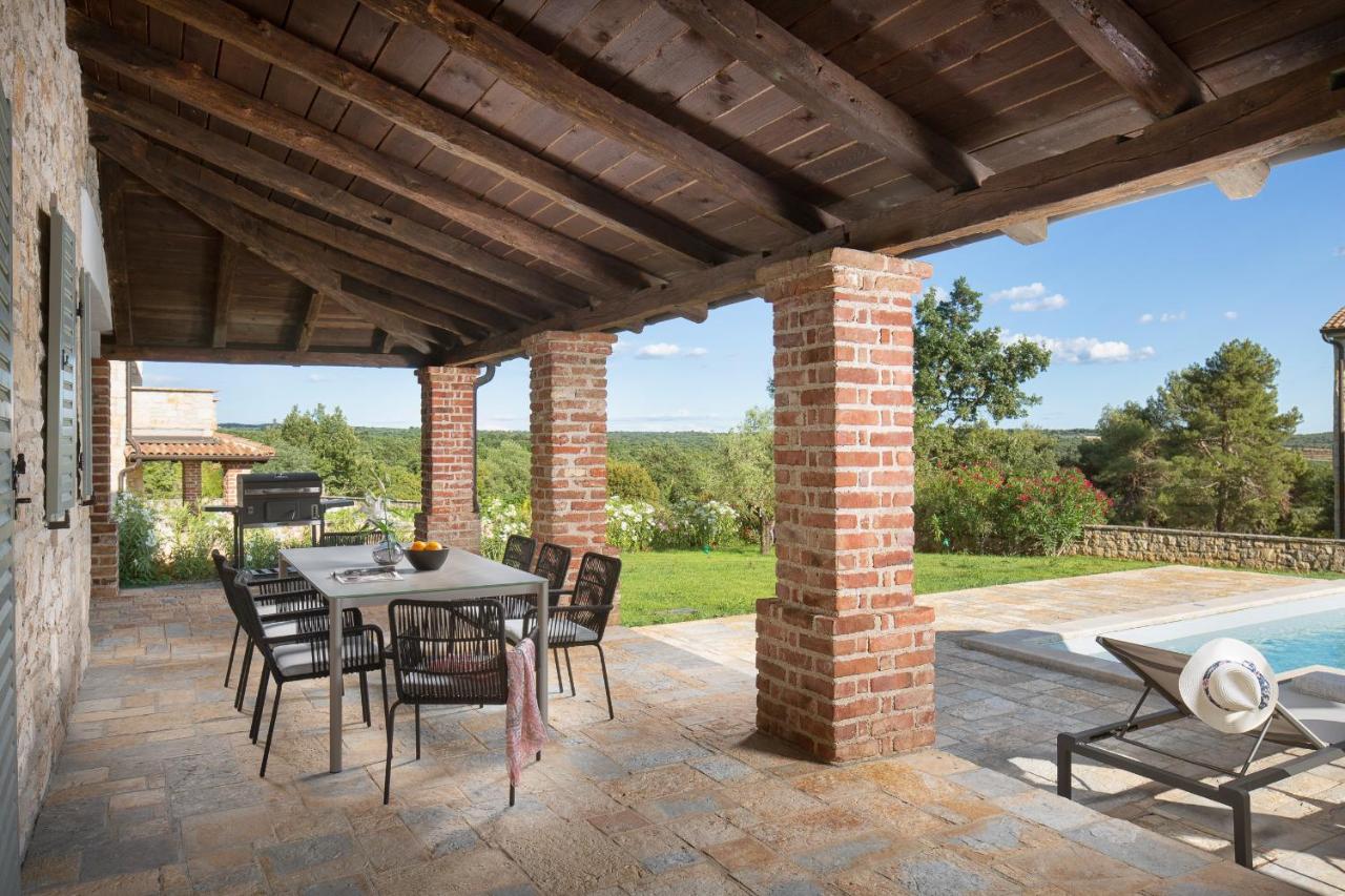 Villas Sv. Lovrec By Istarski Dvori Sveti Lovreč Pazenatički Eksteriør billede